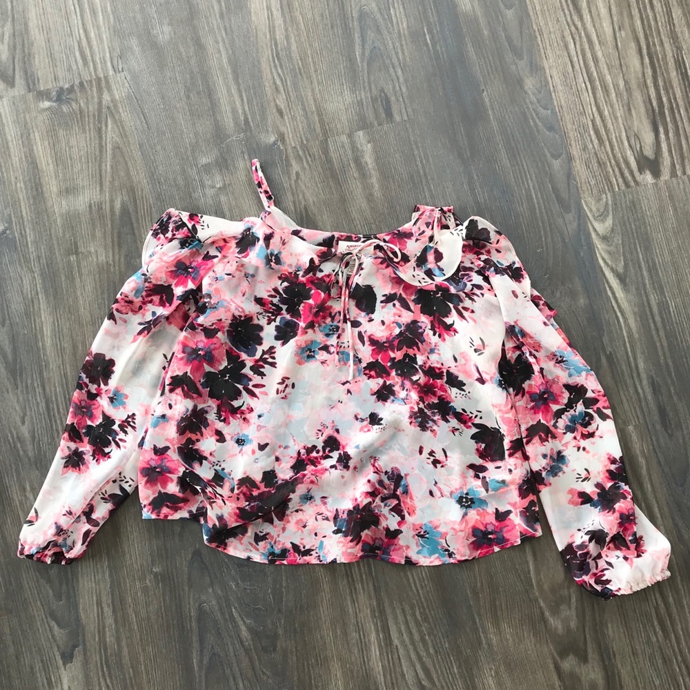 Off the shoulder long sleeve top